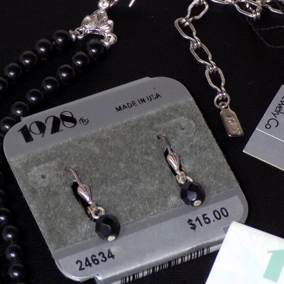 Lot of 3 New Old Stock 1928 Beaded Jewelry Bundle.  Necklace & 2 Pairs Earrings - Picture 3 of 9